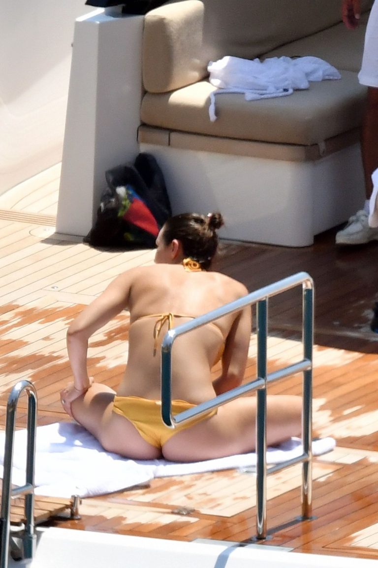 Katharine McPhee in a sexy thong bikini seen by paparazzi showing her ass and boobs.










