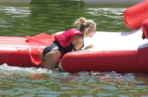 Elsa Pataky sexy ass and cleavage in a swimsuit seen by paparazzi with Chris Hemsworth.














