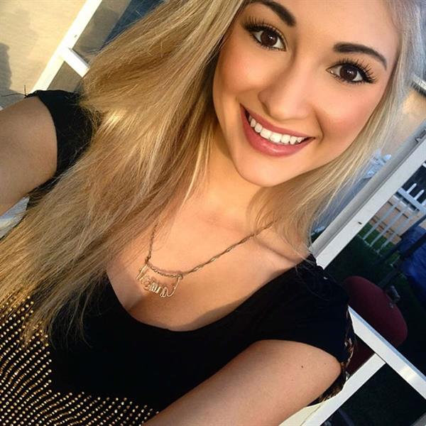 Anna Faith Carlson taking a selfie