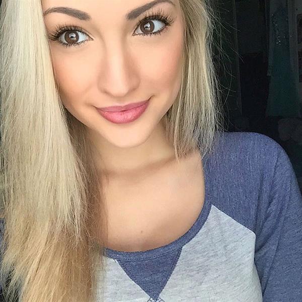 Anna Faith Carlson taking a selfie