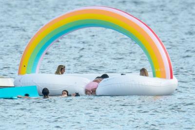 Priyanka Chopra sexy ass in a bikini partying on a yacht seen by paparazzi.










































