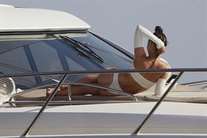 Cara Santana sexy ass in a thong bikini seen by paparazzi with Jesse Metcalfe.












































