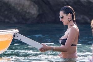 Alessandra Ambrosio sexy at the beach in a thong bikini and flashing her pussy to her boyfriend seen by paparazzi.











