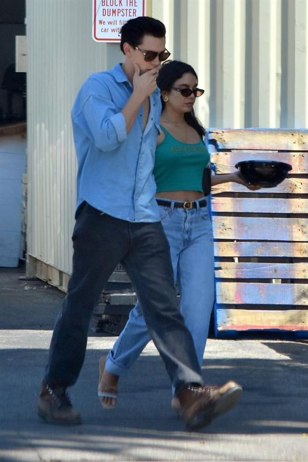 Vanessa Hudgens braless nipples pokies in a green top showing off her tits seen by paparazzi with Austin Butler.


















