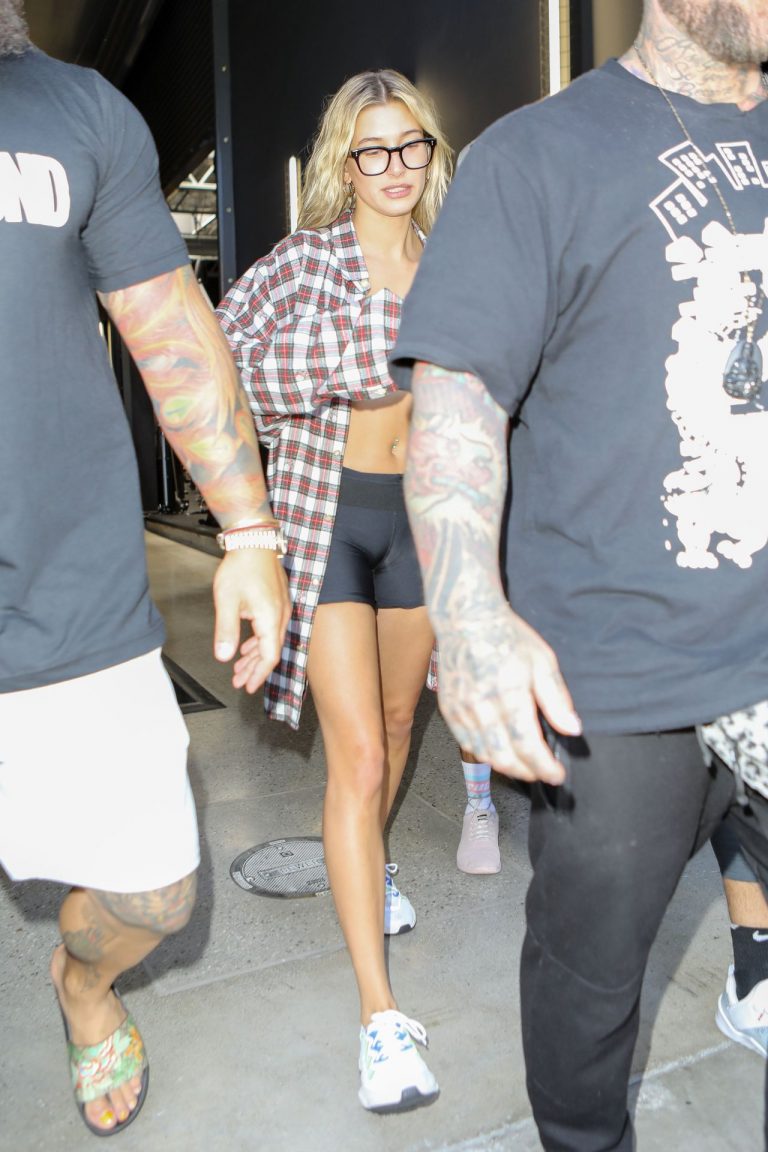 Hailey Bieber looking sexy and showing cameltoe seen by paparazzi. 