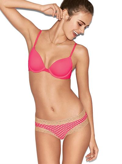 Xenia Deli in lingerie