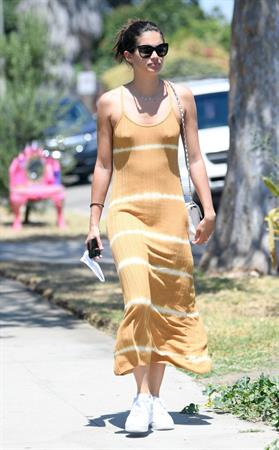 Sara Sampaio braless tits pokies in a dress seen by paparazzi.




