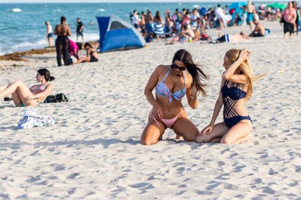 Claudia Romani and Lucia Luciano seen at the beach in a sexy ass thong bikini also showing nice cleavage seen by paparazzi.














