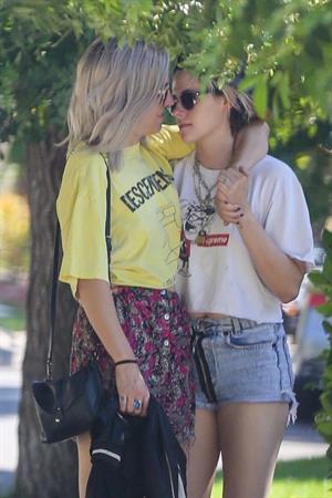 Kristen Stewart and Dylan Meyer lesbian kiss seen making out by paparazzi.




























