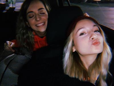 Skye Raae taking a selfie