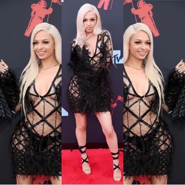 Mariahlynn braless boobs nip slips in a very revealing see through dress showing off her tits on the red carpet at the MTV VMA's seen by paparazzi.













