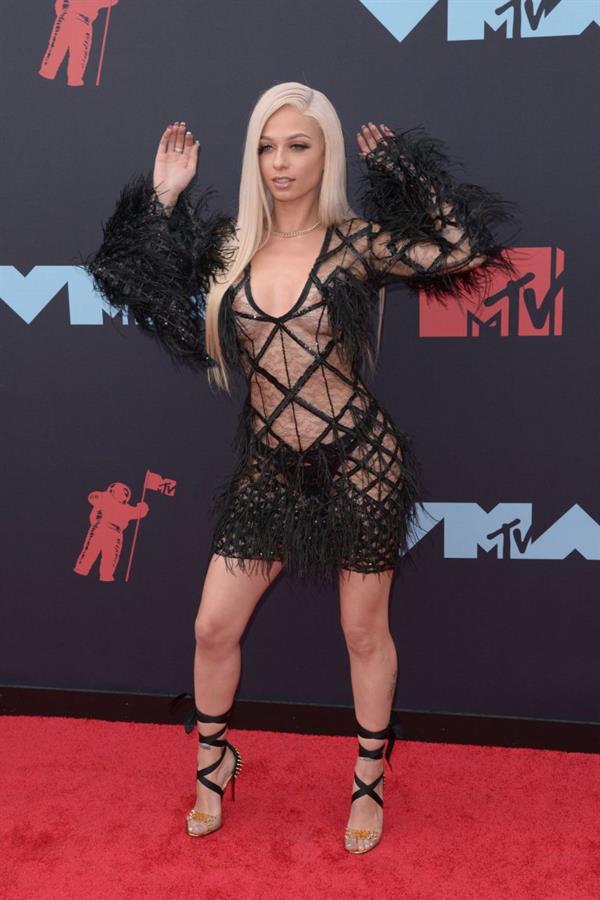 Mariahlynn braless boobs nip slips in a very revealing see through dress showing off her tits on the red carpet at the MTV VMA's seen by paparazzi.













