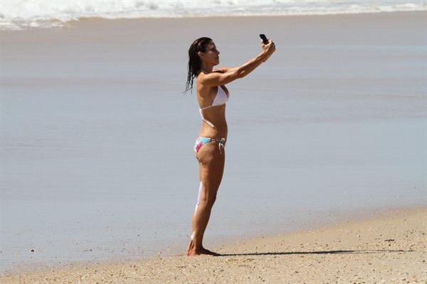 Bethenny Frankel sexy ass in a bikini at the beach showing nice cleavage seen by paparazzi.



















