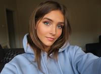 Rachel Cook taking a selfie