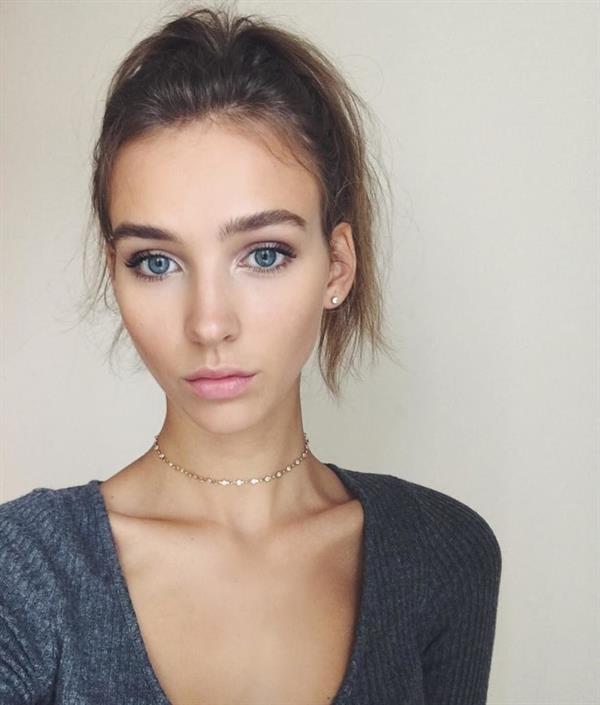 Rachel Cook taking a selfie