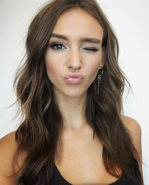 Rachel Cook taking a selfie
