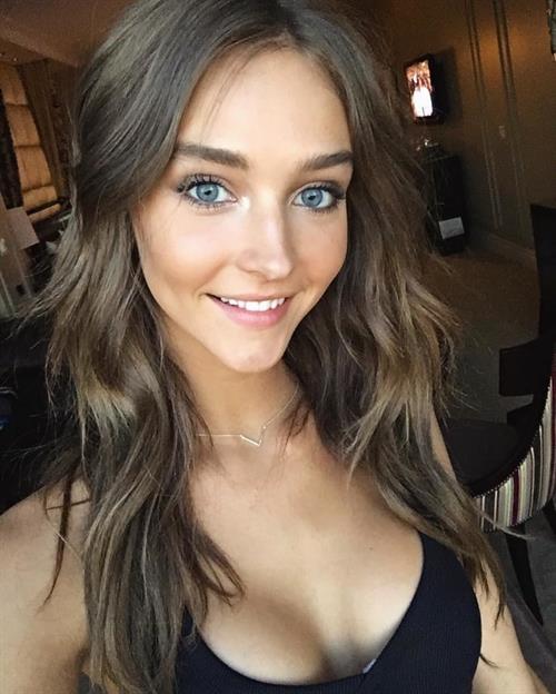 Rachel Cook taking a selfie