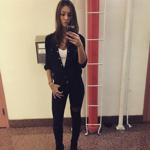 Rachel Cook taking a selfie