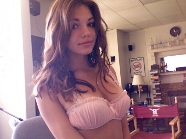 Jessica Ashley in lingerie taking a selfie