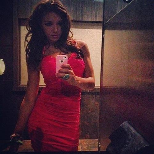 Jessica Ashley taking a selfie