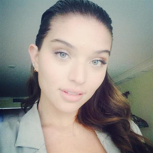 Daniela Lopez taking a selfie