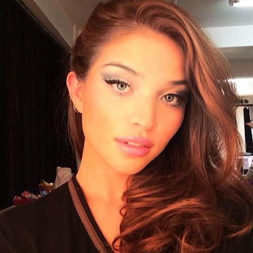 Daniela Lopez taking a selfie