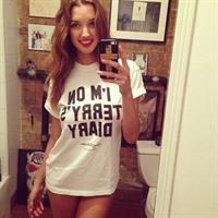 Alyssa Arce taking a selfie