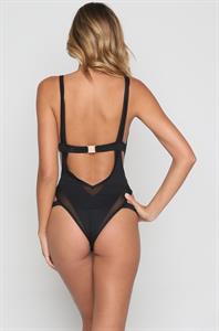 Sandra Kubicka in a bikini - ass