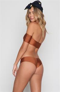 Sandra Kubicka in a bikini - ass