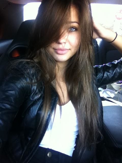 Sandra Kubicka taking a selfie