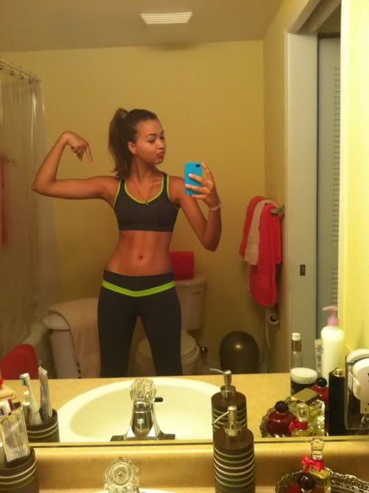 Sandra Kubicka taking a selfie