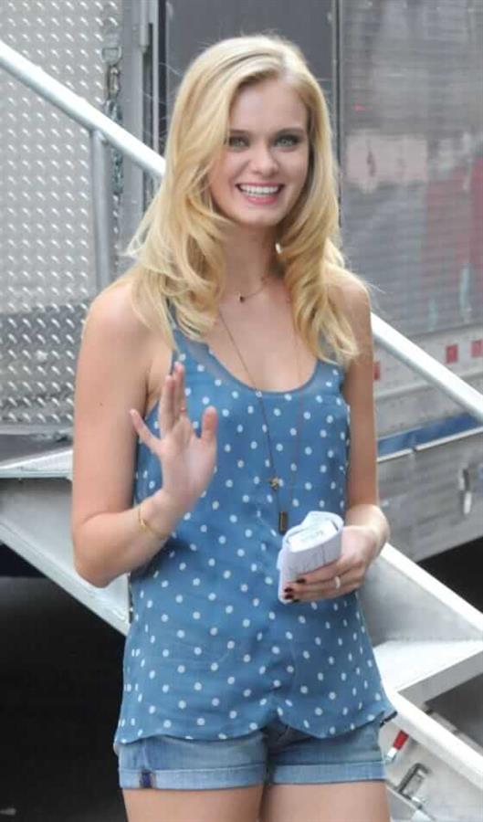 Sara Paxton