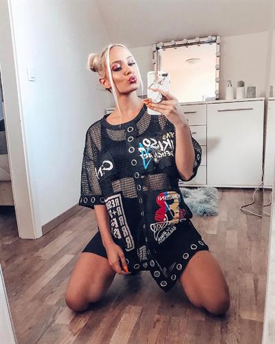 Ines Erbus taking a selfie