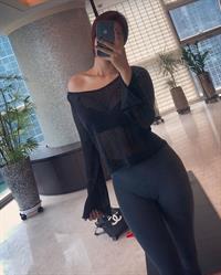 ohttomom taking a selfie