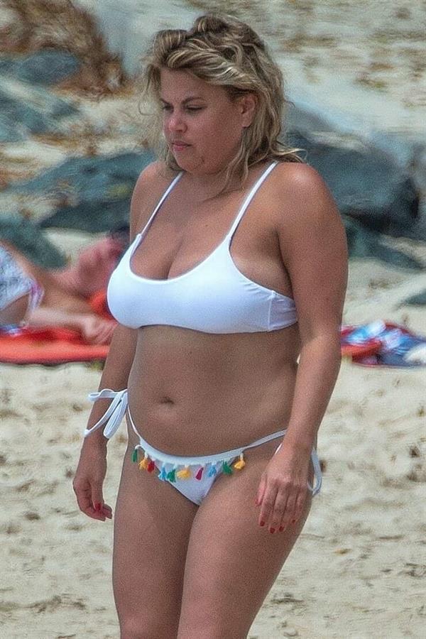 Nadia Essex