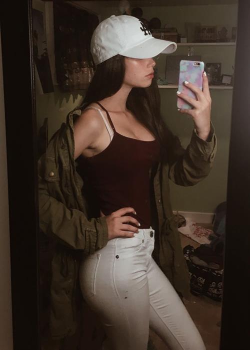 Lily-Ana Alexander taking a selfie