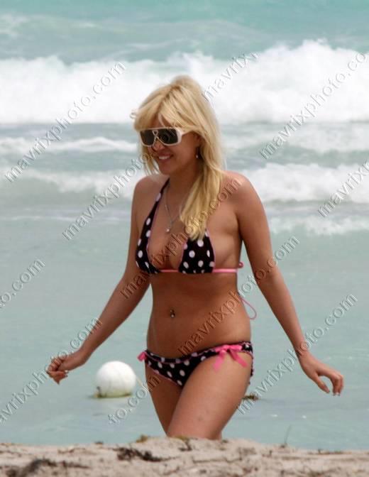 Shanna Moakler in a bikini