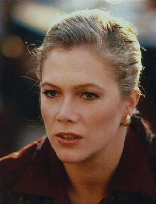 Kathleen Turner