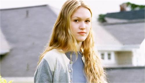 Julia Stiles