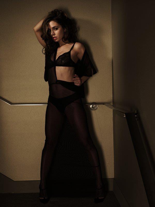Eliza Dushku in lingerie