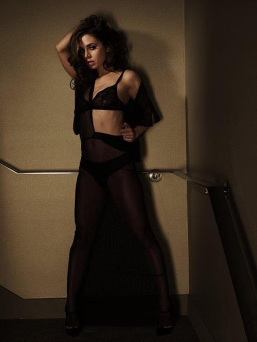 Eliza Dushku in lingerie