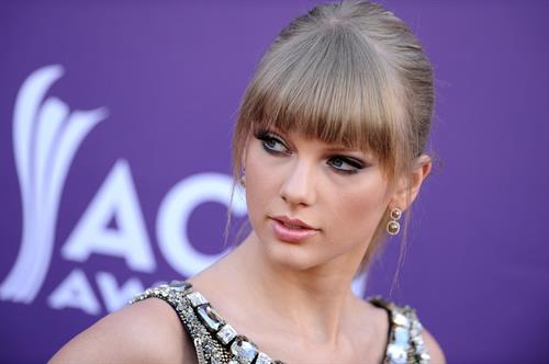 Taylor Swift 48th Annual Academy of Country Music Awards in Las Vegas 4/7/13 