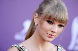 Taylor Swift 48th Annual Academy of Country Music Awards in Las Vegas 4/7/13 