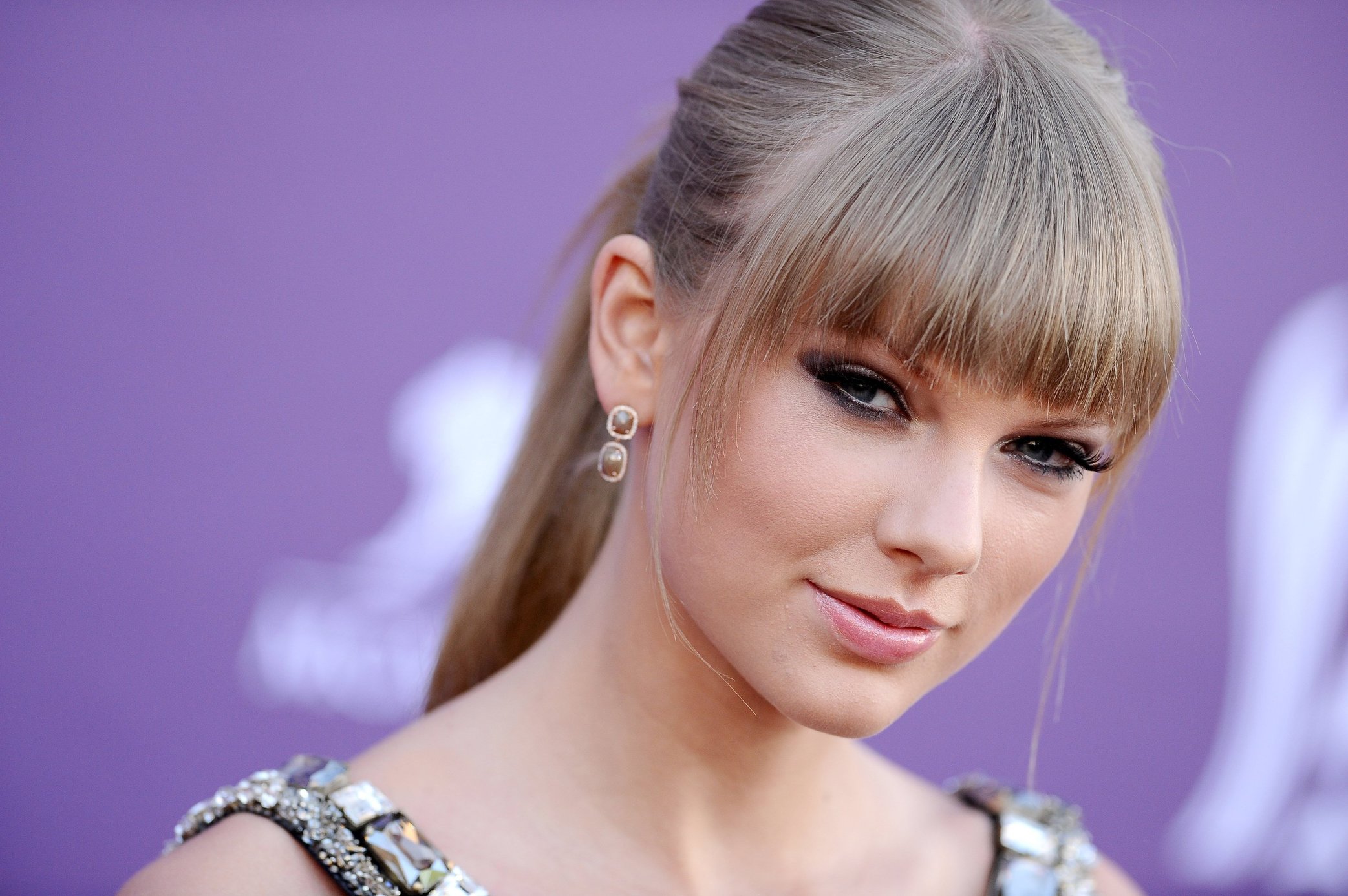 Taylor Swift 48th Annual Academy of Country Music Awards in Las Vegas 4/7/13 