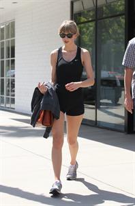 Taylor Swift outside the gym in Studio City 4/28/13