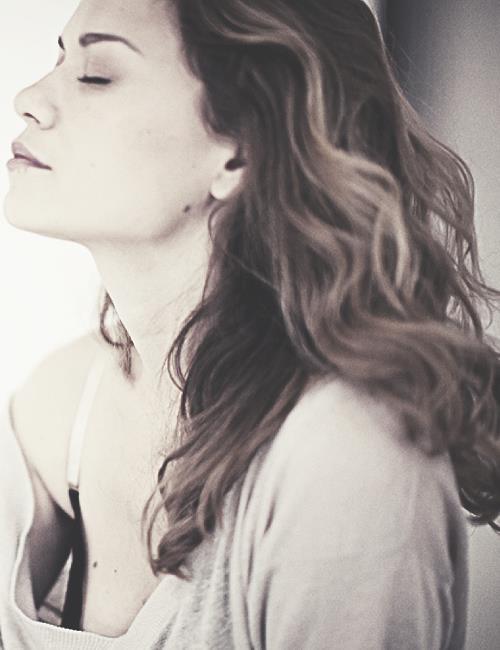 Bethany Joy Lenz-Galeotti