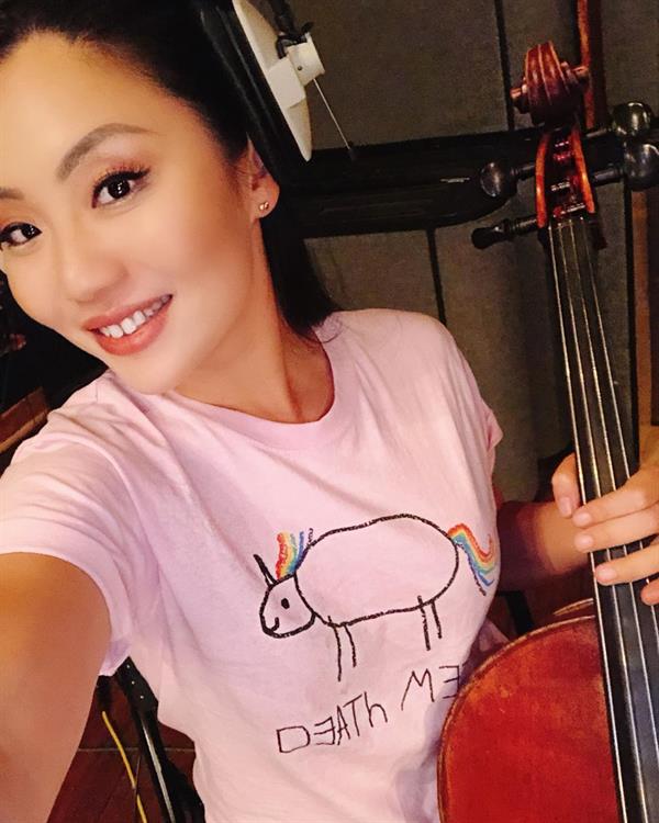 Tina Guo taking a selfie