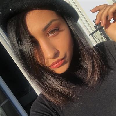 Chay Mallow taking a selfie