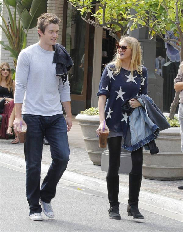 Stephanie Pratt with Robert Buckley in Los Angeles (16.05.2013) 