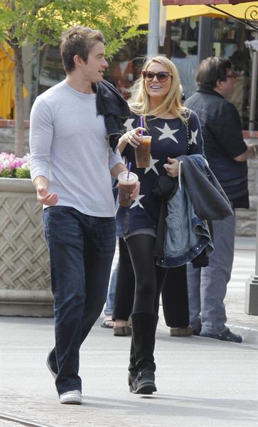 Stephanie Pratt with Robert Buckley in Los Angeles (16.05.2013) 